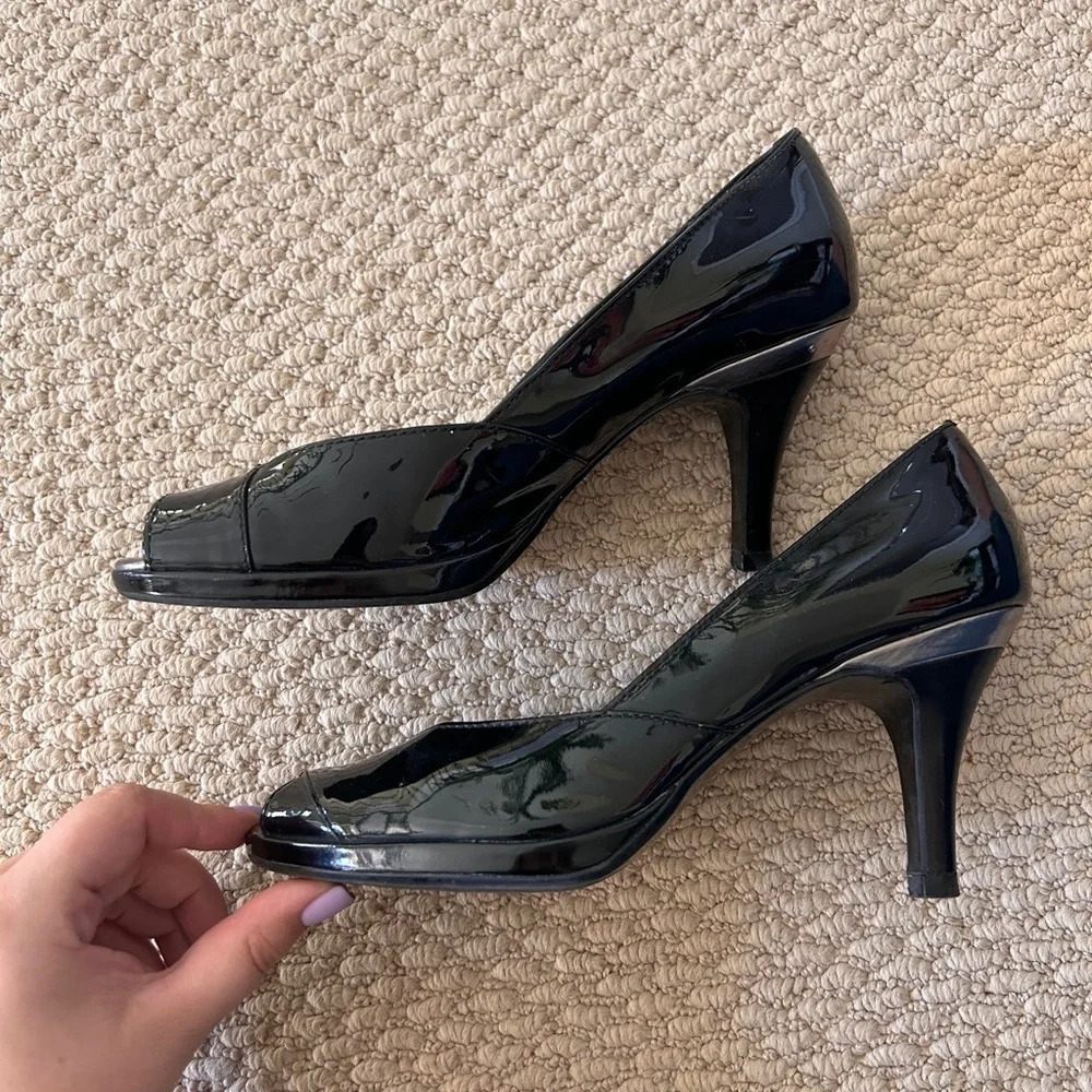 Liz  Claiborne Peek-a-Boo Toe Heels